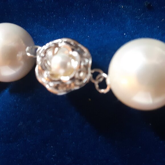 Camrose & Kross 20 Inch Faux Pearl Necklace In Original Case, Vintage - Picture 8 of 13